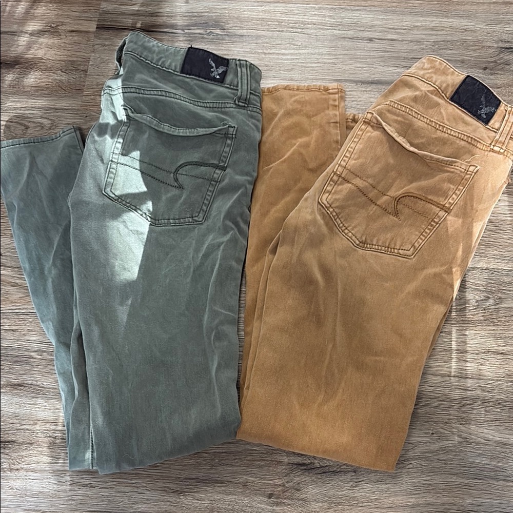 Set of 2 American Eagle Outfitters Low waisted y2k Jegging Green and Tan